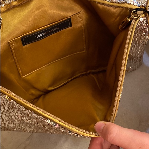 Gold/silver sequin clutch - Picture 4 of 6